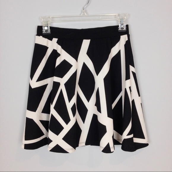 Bar III Printed A-Line Skirt D - Picture 7 of 8